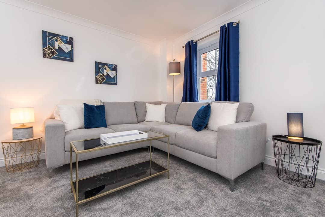 4 Bedroom Townhouse | Parking | Durham - View 2