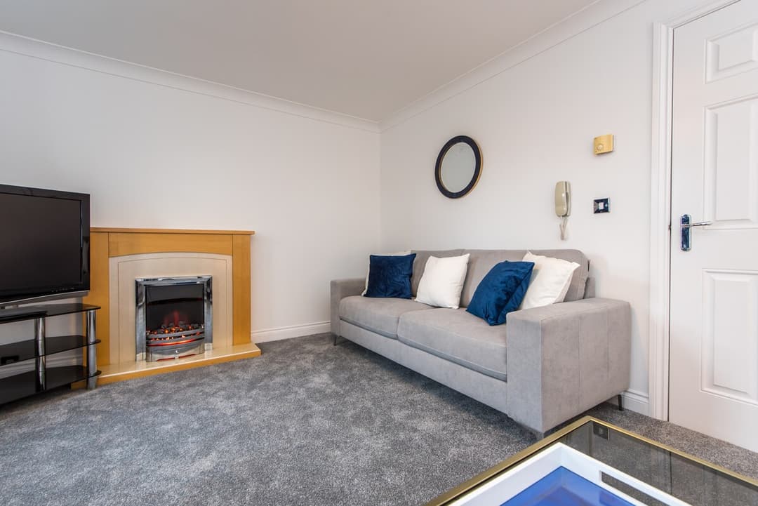 4 Bedroom Townhouse | Parking | Durham - View 5