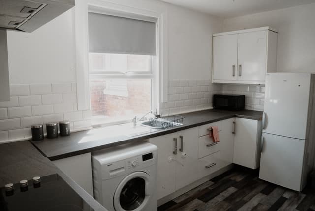 Entire 3 Bedroom Home In Cheshire East, United Kingdom - View 4