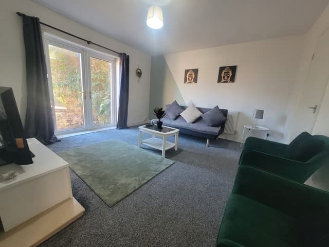 3 Bedroom House | Parking| Contractor Friendly | Leeds - View 1