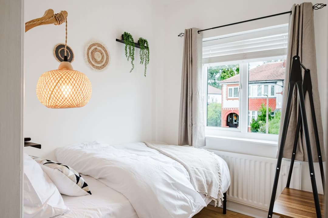 4-bed W/fast Wi-fi & Parking - View 7