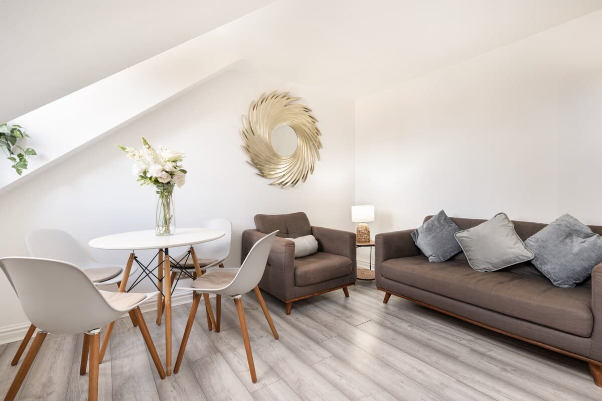 2 Bedroom Flat In Reading Rg1 - Free Parking
