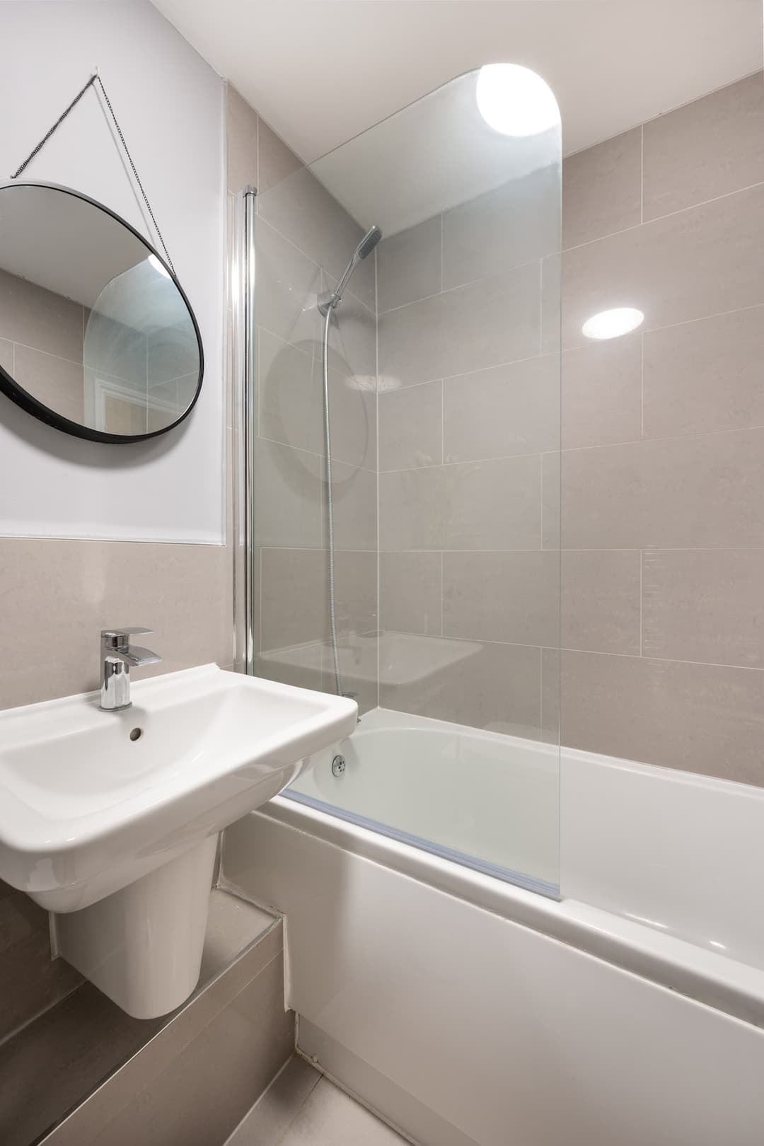 2 Bedroom Flat In Reading Rg1 - Free Parking - View 15