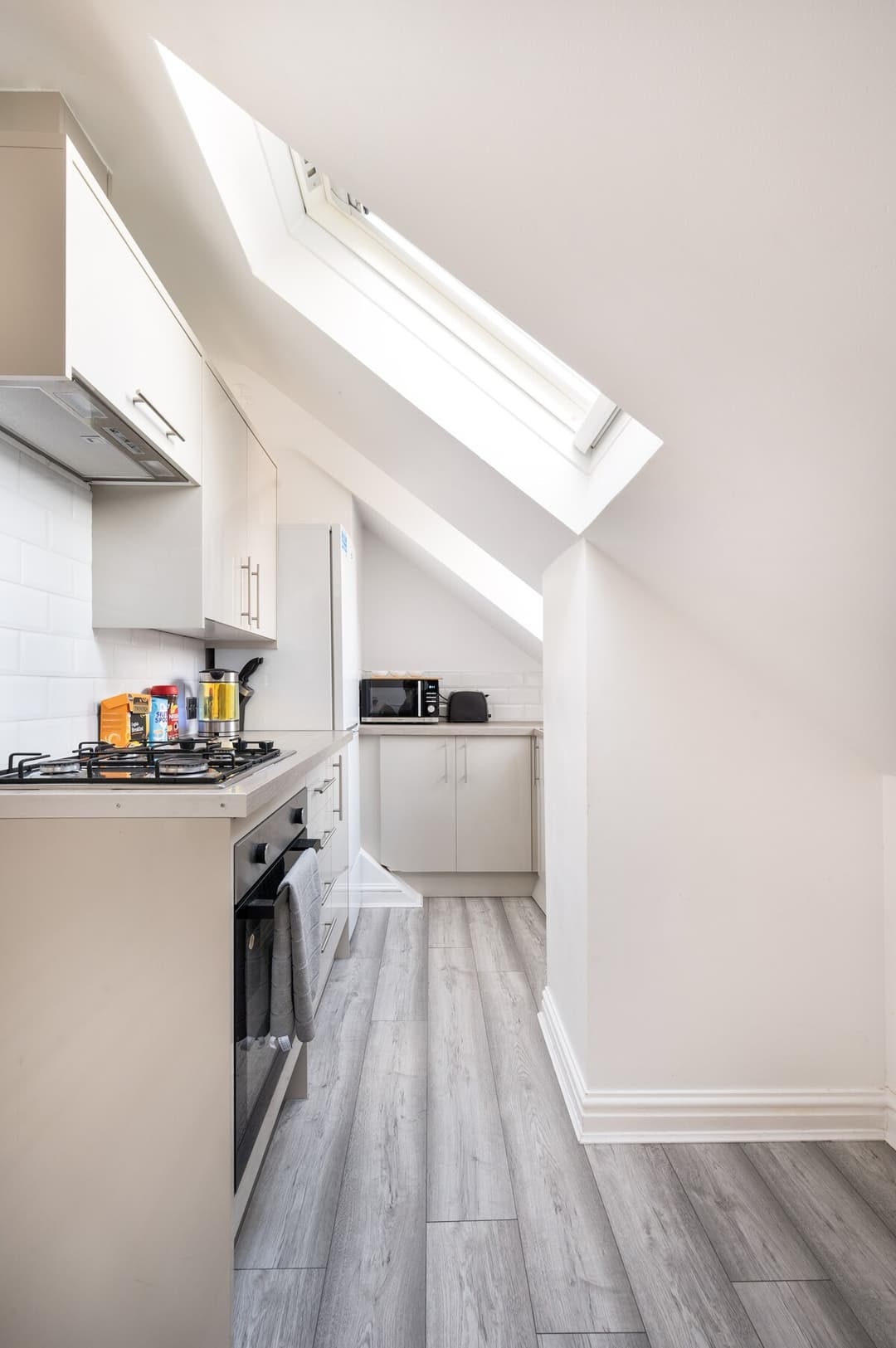 2 Bedroom Flat In Reading Rg1 - Free Parking - View 16