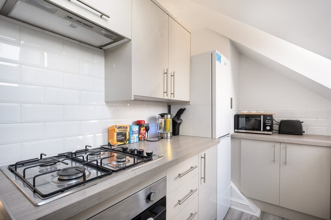 2 Bedroom Flat In Reading Rg1 - Free Parking - View 17