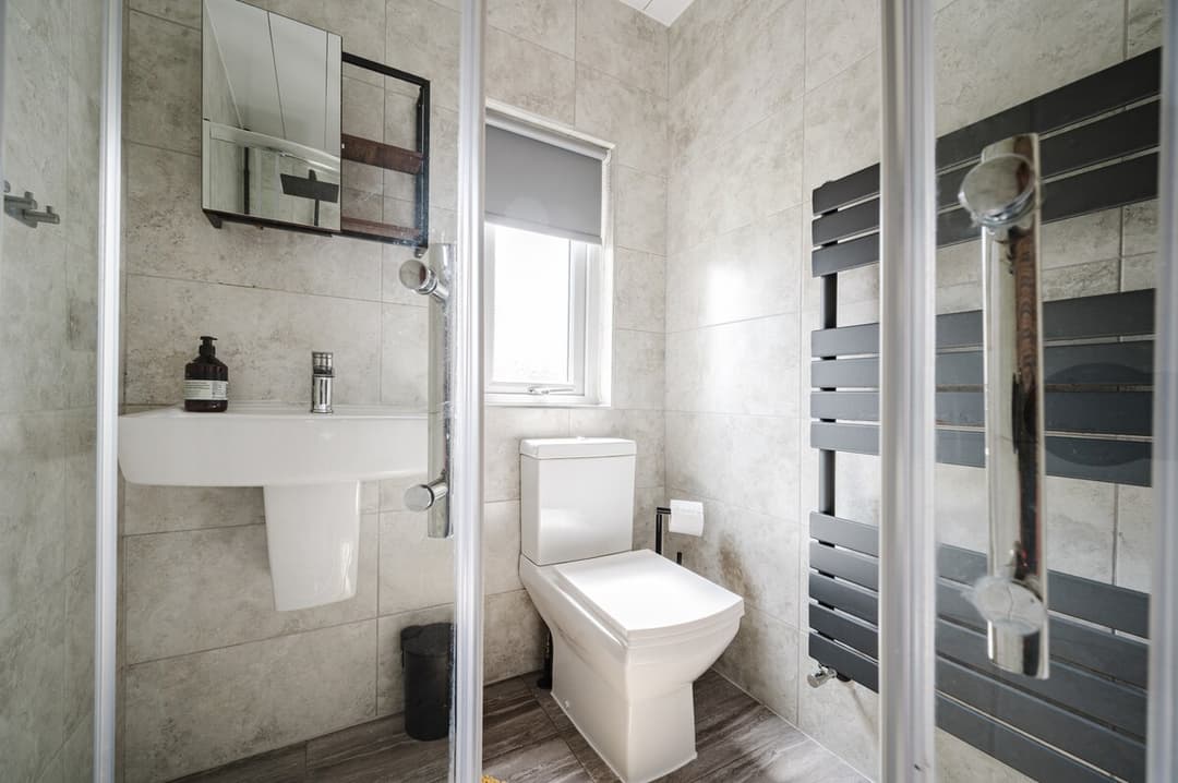 Heaton Parkside Charm And City Comfort 3 Bedroom | Parking - View 9