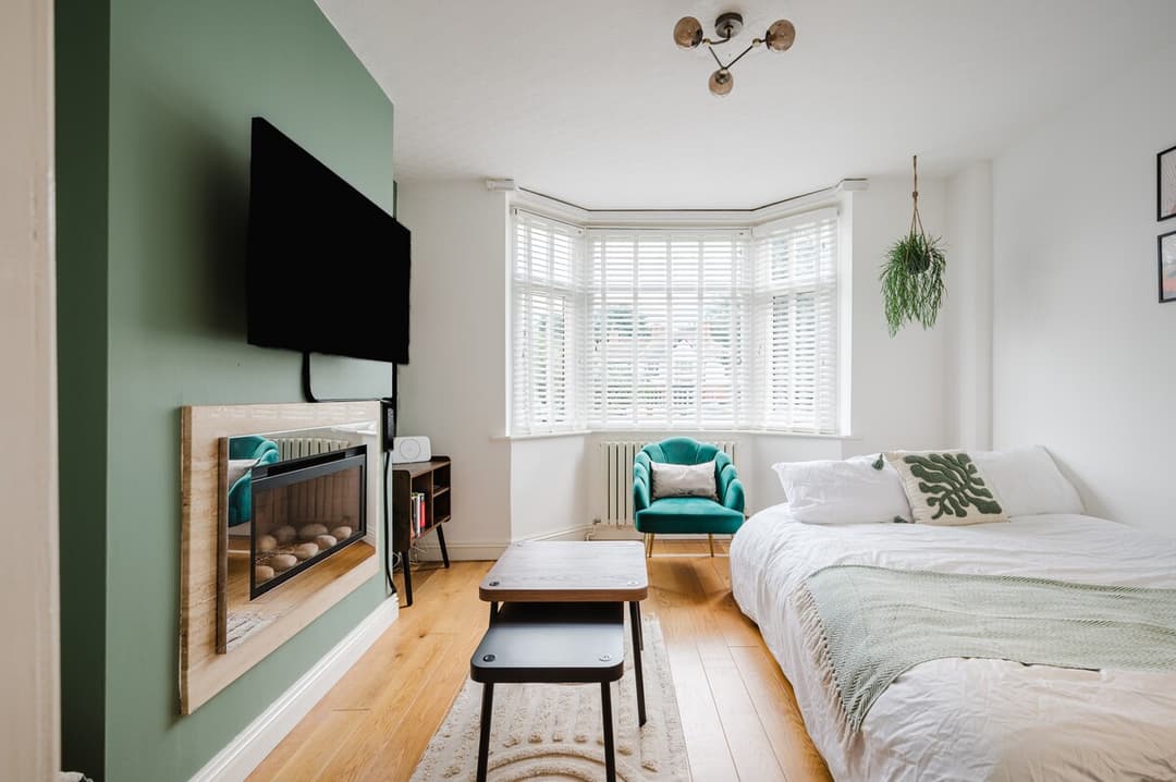 Heaton Parkside Charm And City Comfort 3 Bedroom | Parking - View 3