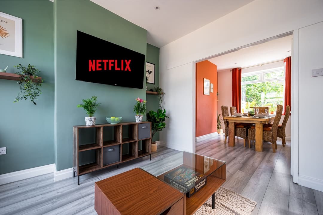 3 Bedroom House : Comfort And Relaxation In The City - View 4