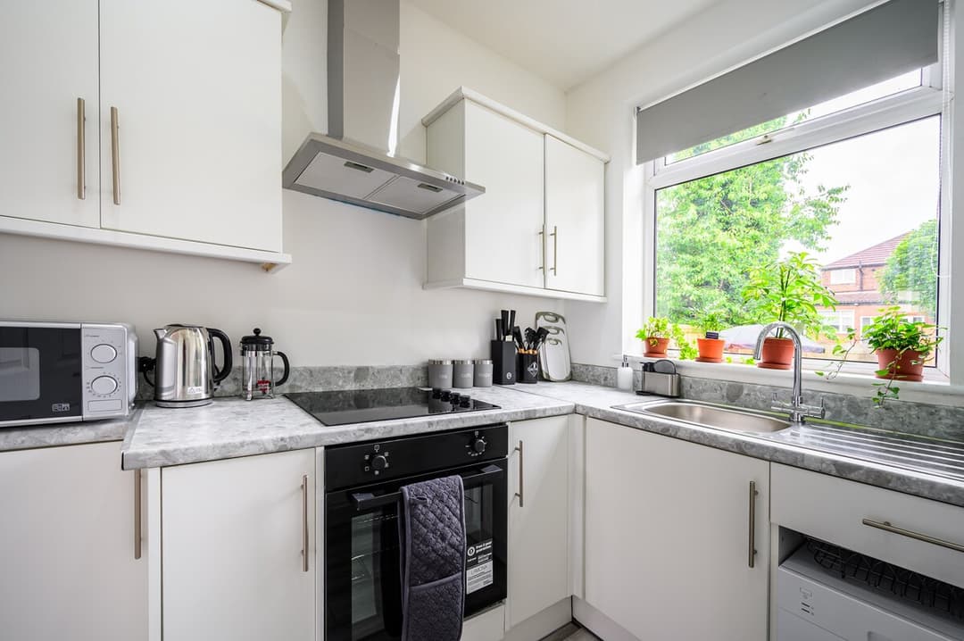 3 Bedroom House : Comfort And Relaxation In The City - View 11