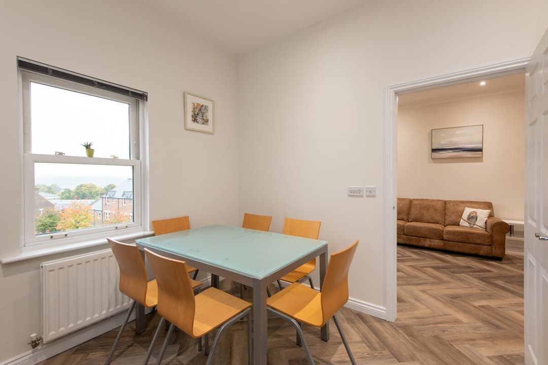 2 Bedroom Apartment | Parking - View 10