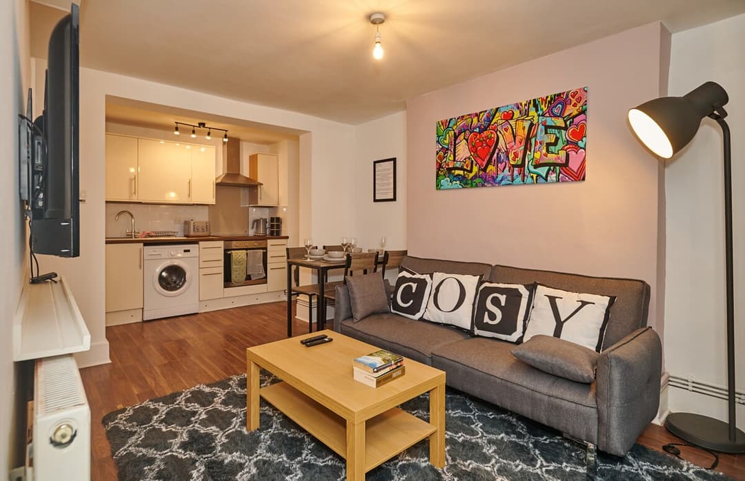 1 Bedroom Apartment Comfort By The Sea. Your Home From Home - View 2