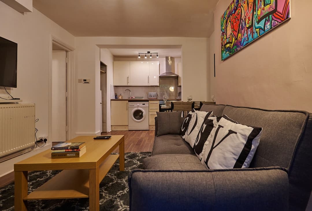 1 Bedroom Apartment Comfort By The Sea. Your Home From Home - View 8