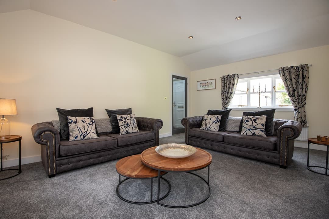 3 Bedroom Cottage - A Cosy Cottage With Hot Tub - View 4