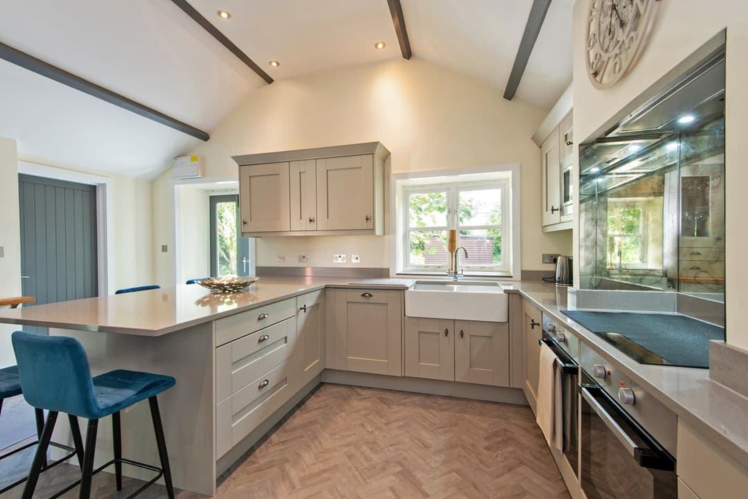 3 Bedroom Cottage - A Cosy Cottage With Hot Tub - View 34