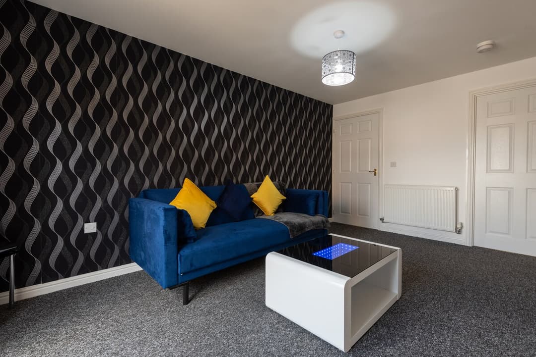 2 Bedroom House | Parking | Wifi - View 3