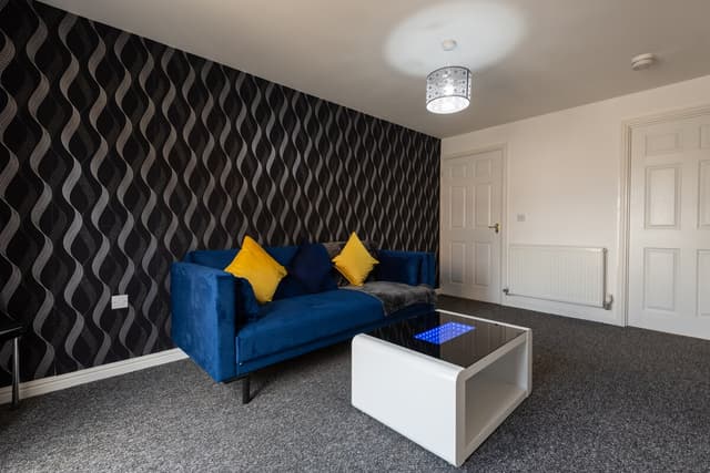 2 Bedroom House | Parking | Wifi - View 2