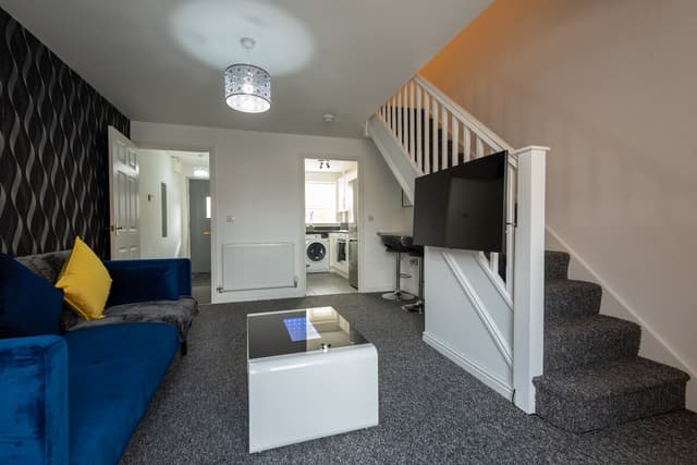 2 Bedroom House | Parking | Wifi - View 4