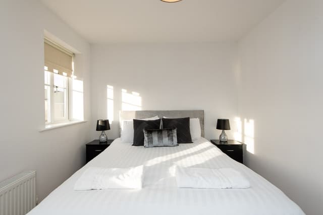 3 Bedroom House | Parking | Durham - View 3