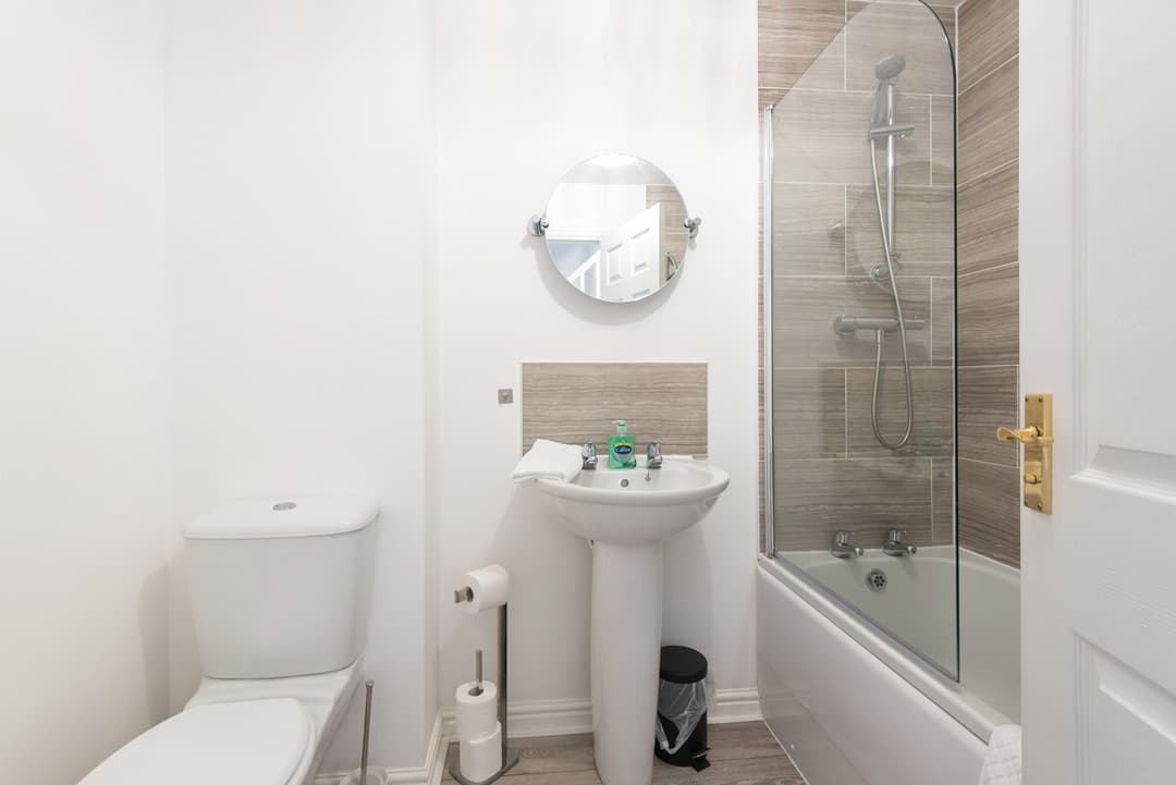 3 Bedroom House | Parking | Durham - View 7