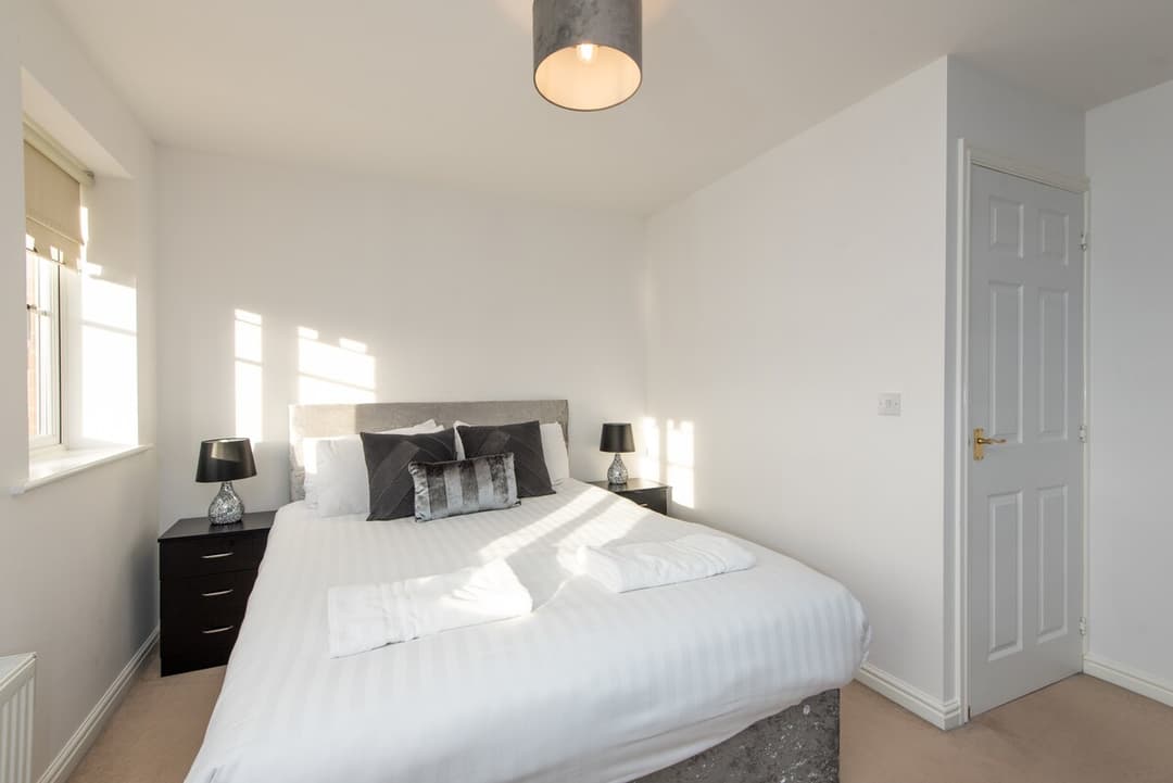 3 Bedroom House | Parking | Durham - View 8