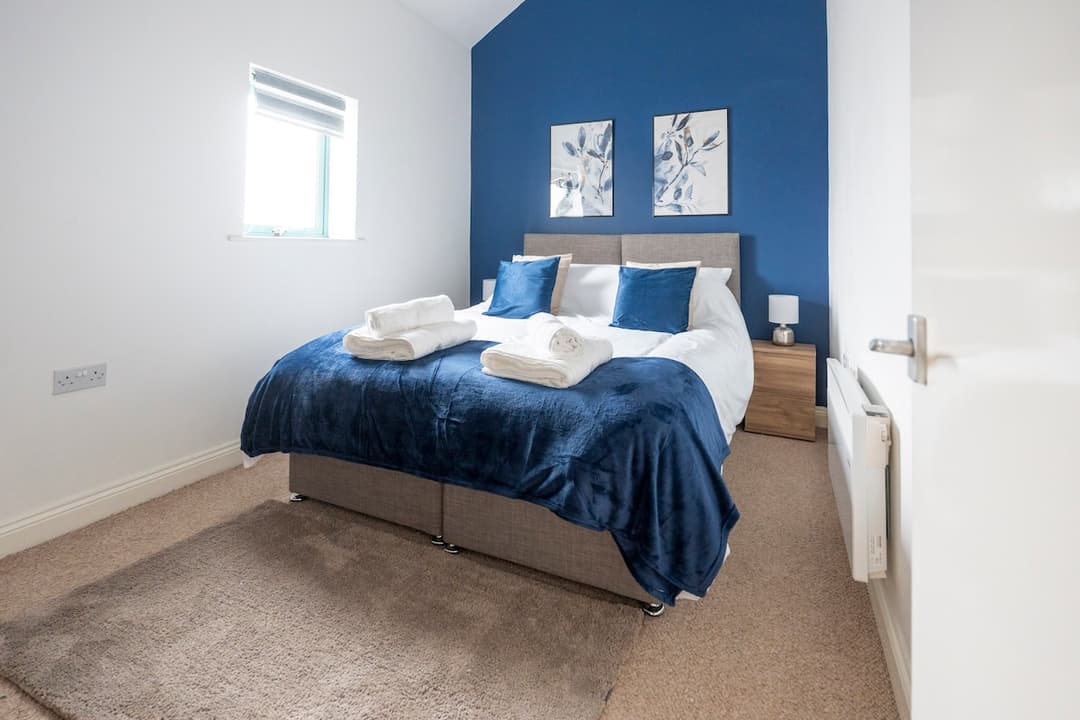 City apt ideal for contractors & weekend stays - View 10