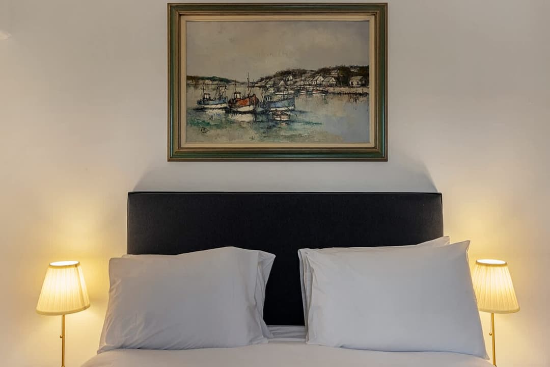 3 Bedroom Waterfront Cottage | Parking - View 11