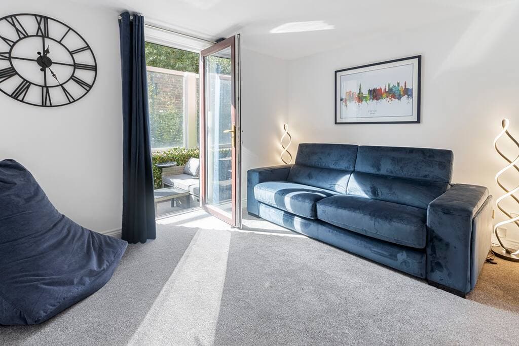  3 Bedroom Waterfront Cottage | Exeter  - View 2