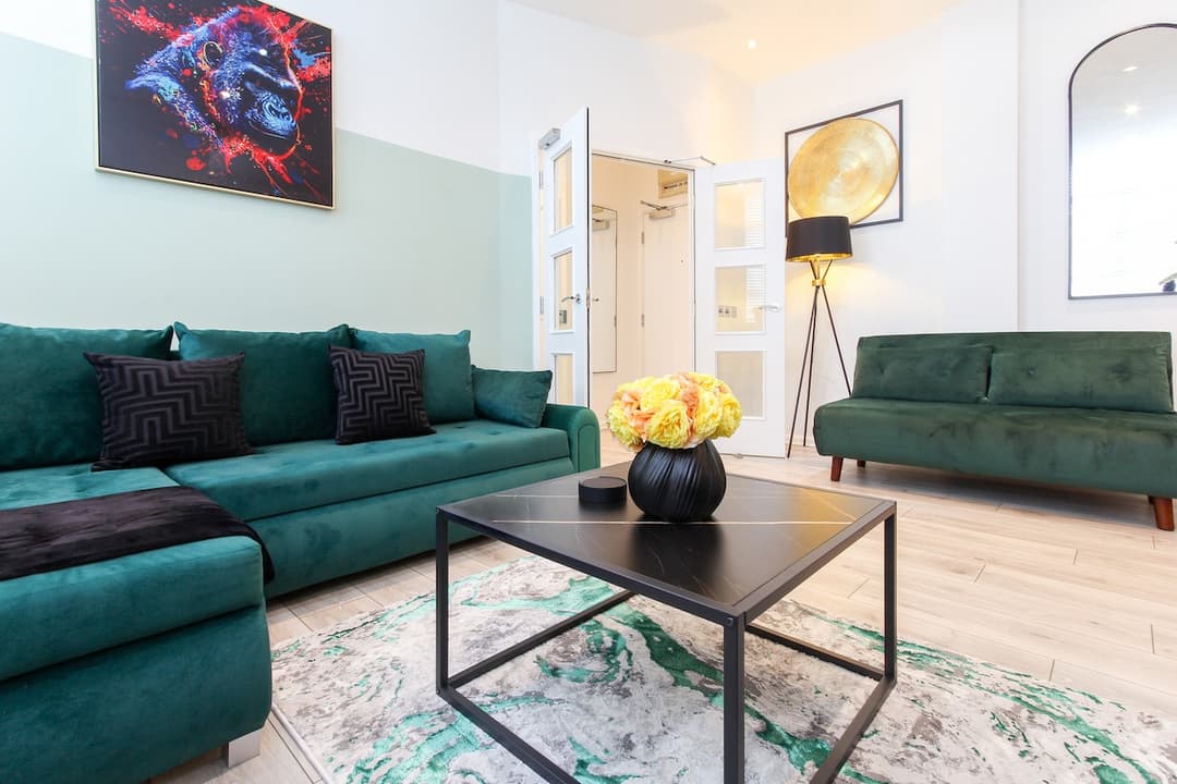 1 Bedroom Apartment | Brighton - View 1