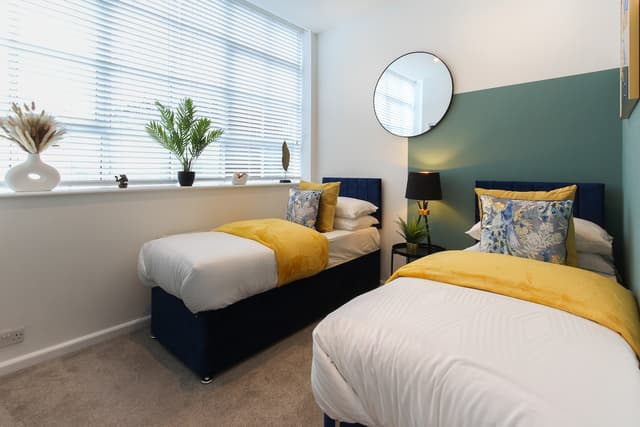 1 Bedroom Apartment | Brighton - View 1