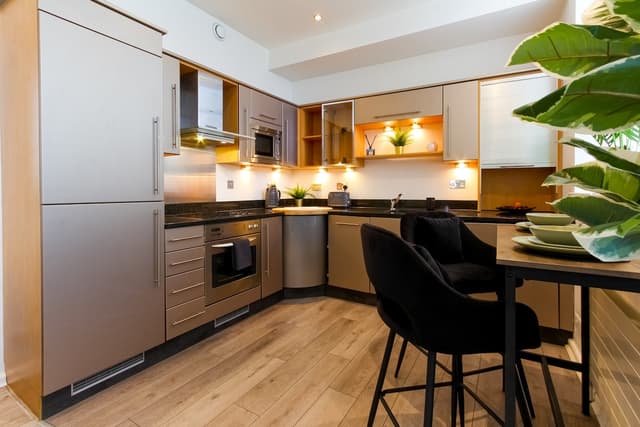 1 Bedroom Apartment | Brighton - View 3
