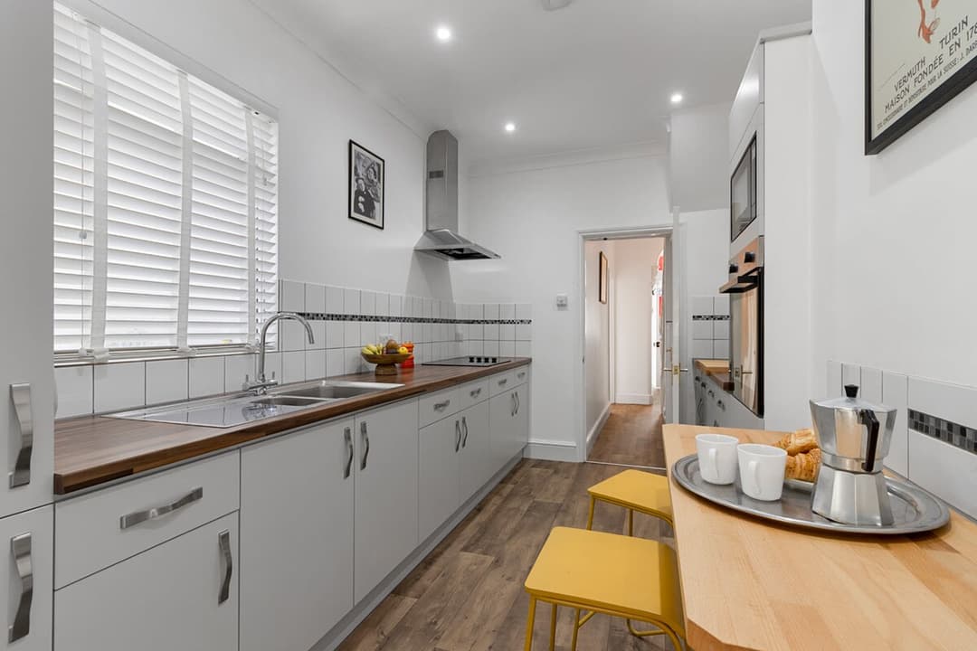3 Bedroom House (sleeps 7) - Exeter - View 6