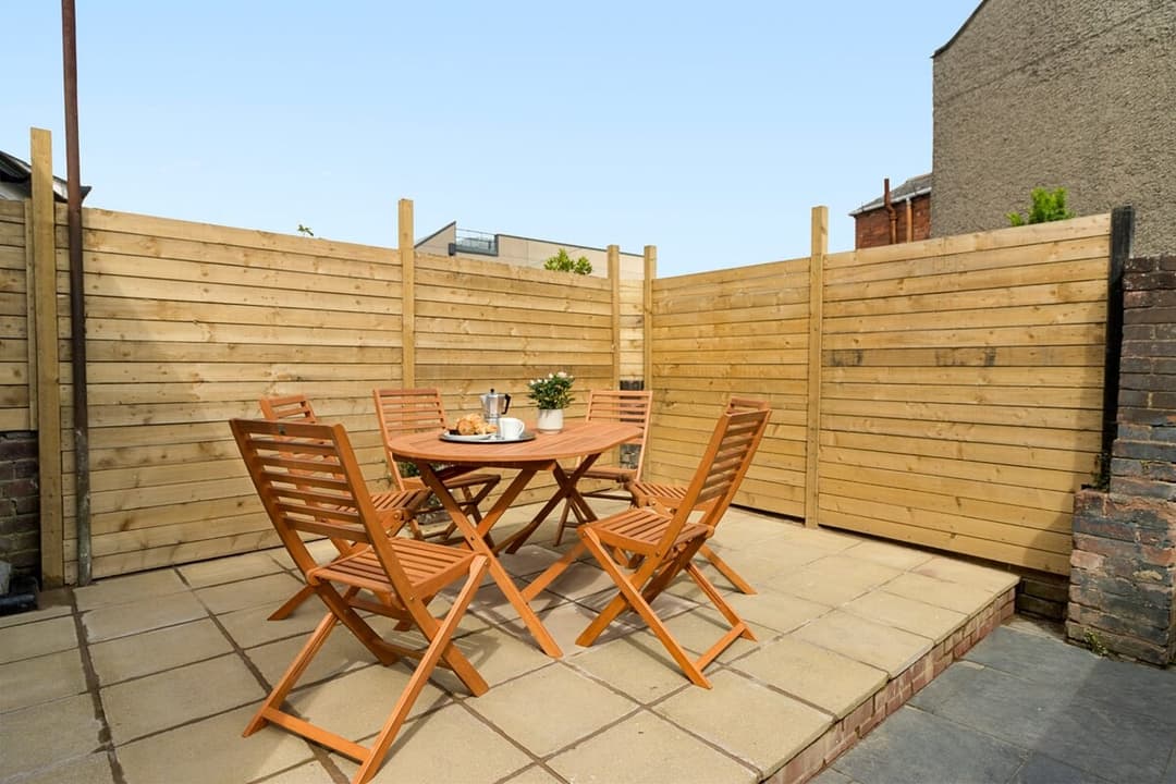 3 Bedroom House (sleeps 7) - Exeter - View 11