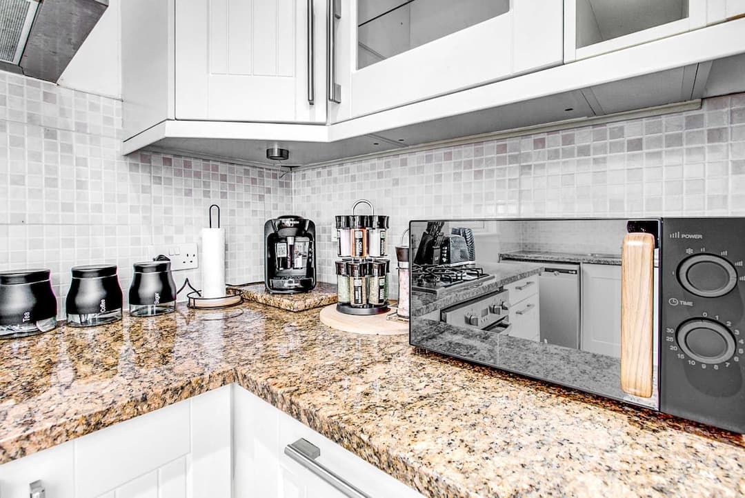 Wimbledon / 3 Bed 3bath / Close To Train Station - View 9
