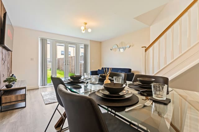 Modern City 2 Bedroom House | Work & Leisure | Free Parking - View 2