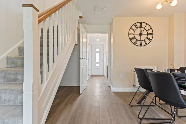 Modern City 2 Bedroom House | Work & Leisure | Free Parking - View 4