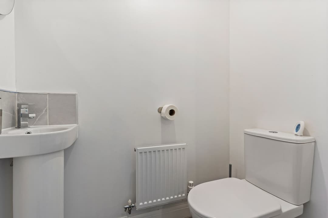 Modern City 2 Bedroom House | Work & Leisure | Free Parking - View 8