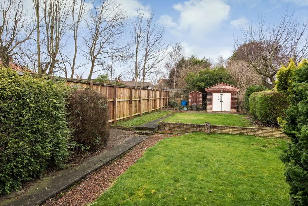 Comfortable, modern 2 bed house - View 10