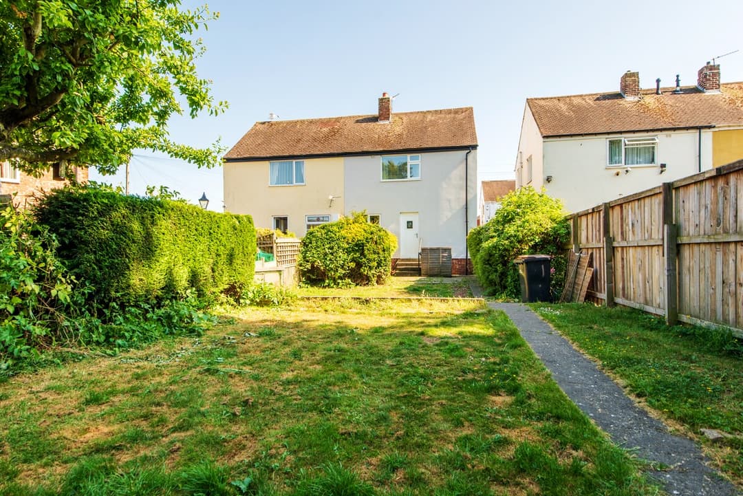Comfortable, modern 2 bed house - View 14