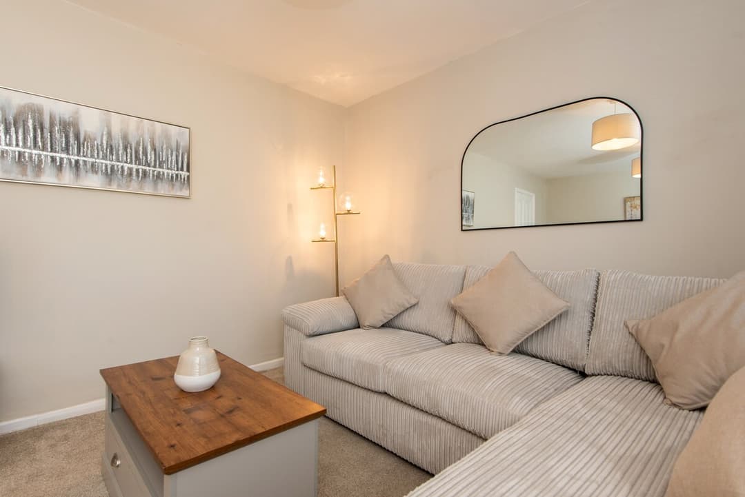 Comfortable, modern 2 bed house - View 2