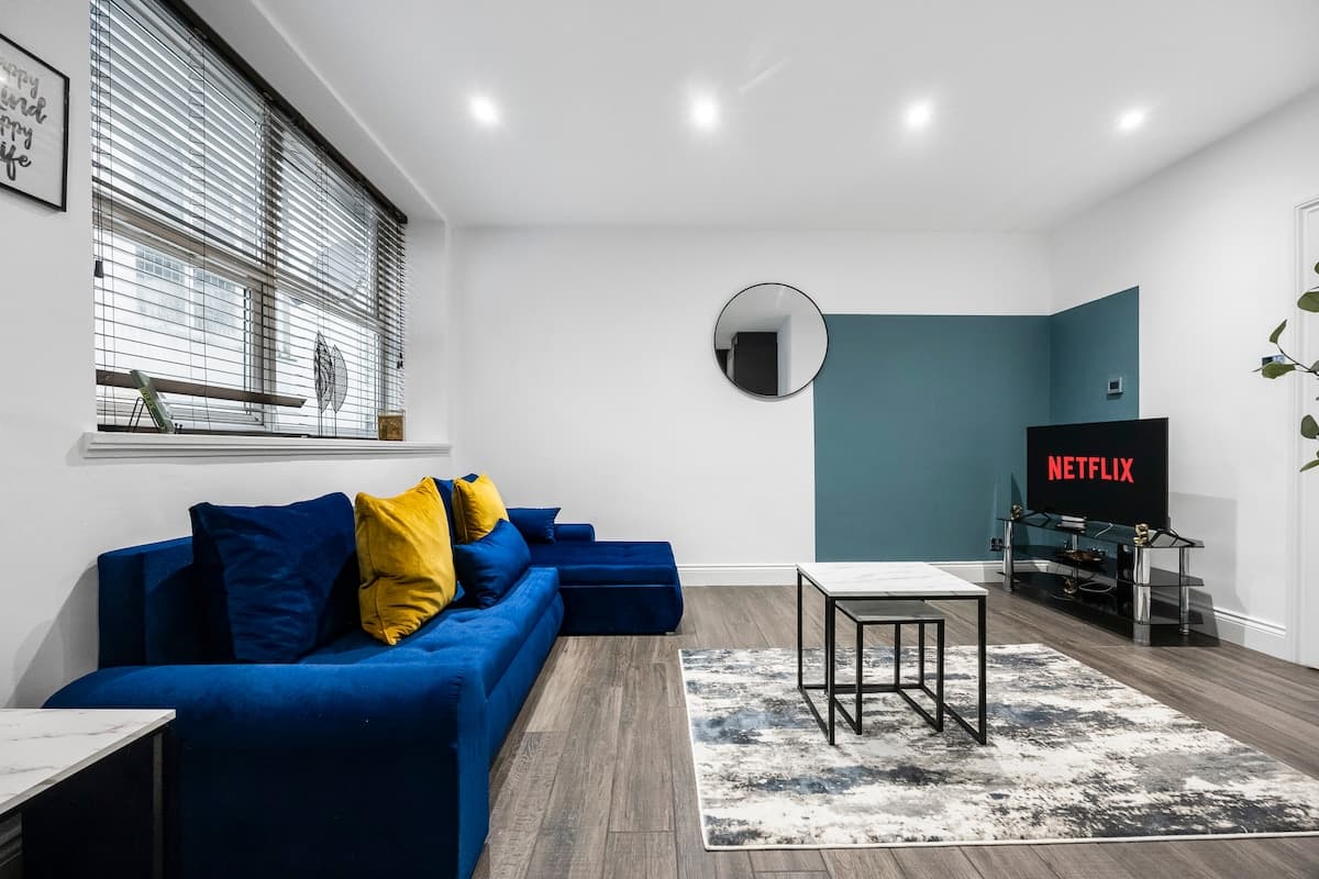 2 Bedroom Luxury Apartment | Brighton