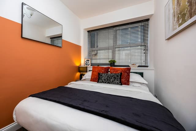 2 Bedroom Luxury Apartment | Brighton - View 1