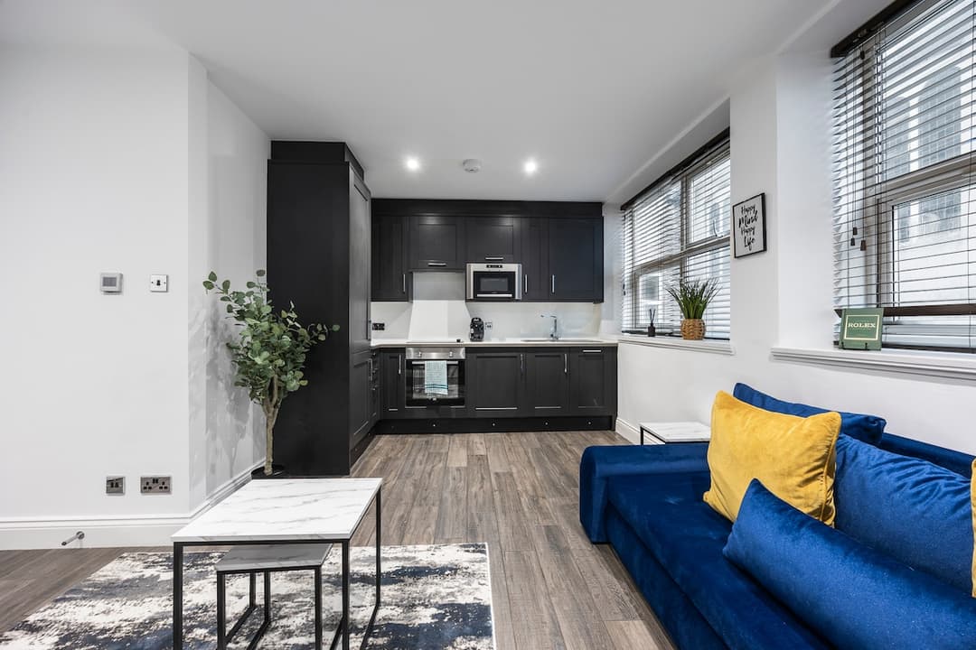 2 Bedroom Luxury Apartment | Brighton - View 3