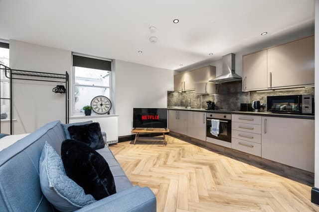 Central Luxury Apartment | Brighton Central  - View 3