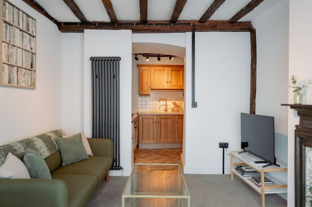 6 Bedroom House | Sittingbourne | Central - View 8