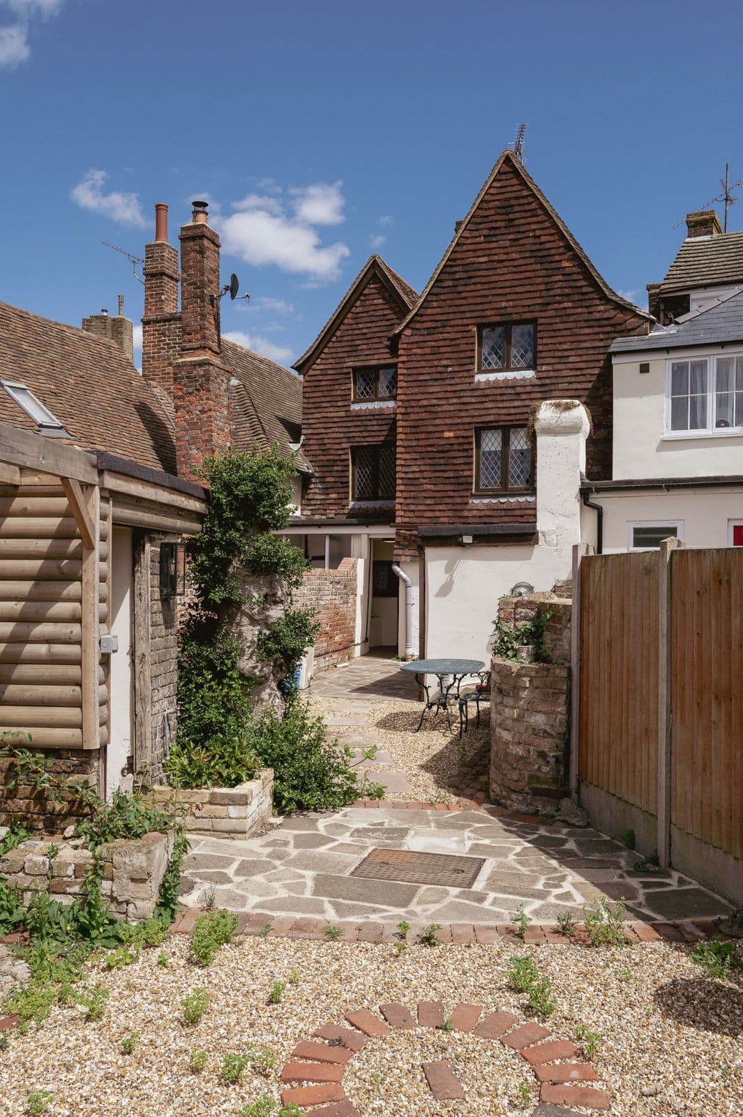 6 Bedroom House | Sittingbourne | Central - View 11