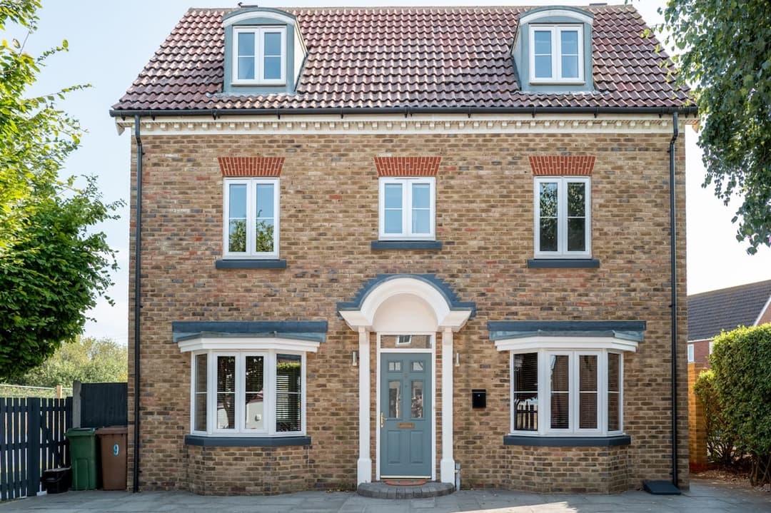 Spacious Family 5 Bedroom House | Parking |  - View 6