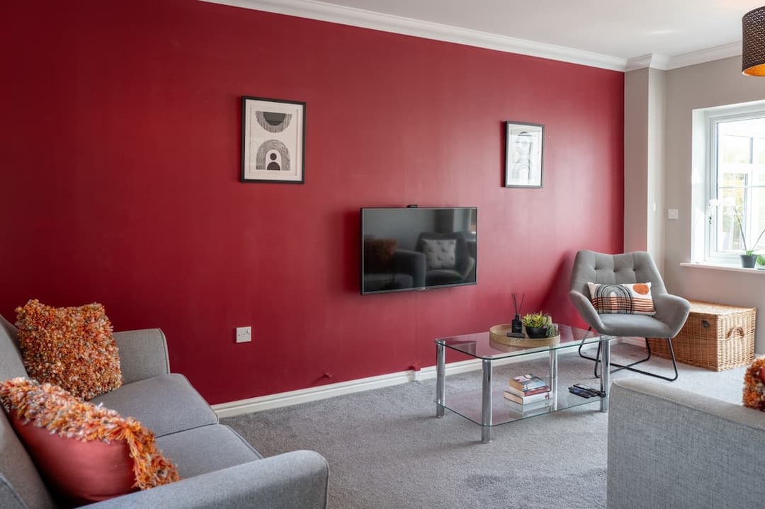 Spacious Family 5 Bedroom House | Parking |  - View 2