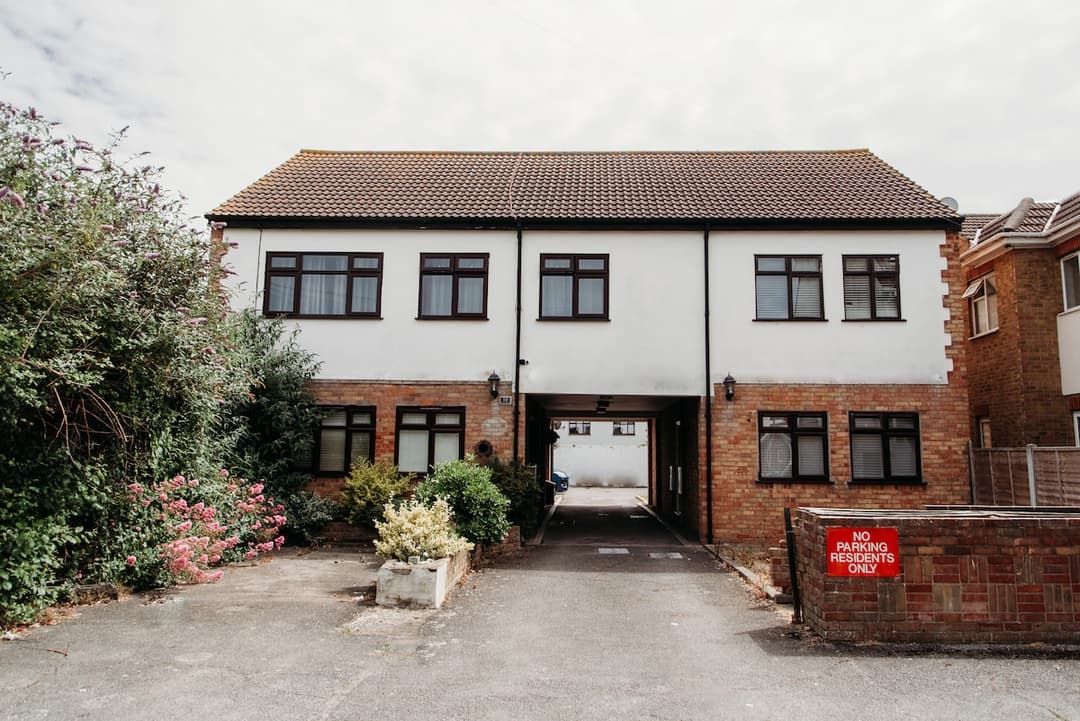 2 Bedroom Apartment Near Sea Front In Southend - View 9