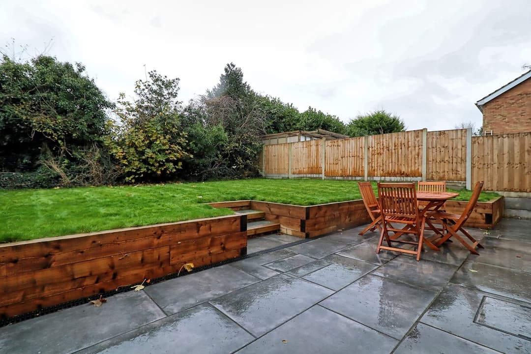 Spacious 5 Bed House | Parking | Garden  - View 13