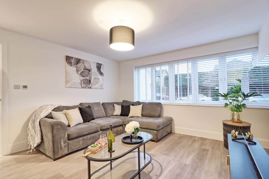 Spacious 5 Bed House | Parking | Garden  - View 20